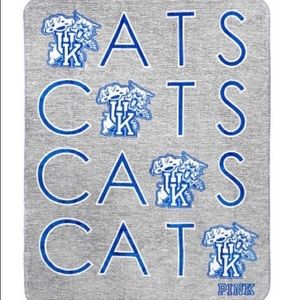 VS PINK University of Kentucky Sherpa blanket